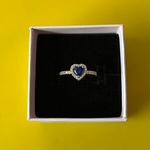 Pandora Sparkling Blue Elevated Heart Ring